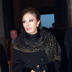 SM l'impératrice Farah Diba Pahlavi à l'enterrement de Robert Mitterrand en 2002