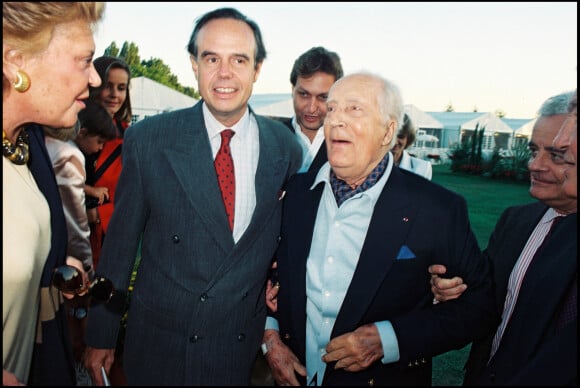 Frédéric Mitterrand et son père Robert lors des célébrations pour ses 50 ans en 1997