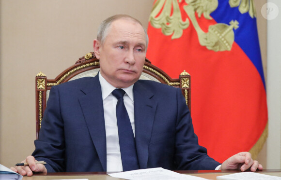 Le président russe Vladimir Poutine tient une réunion du Conseil présidentiel pour le développement de la culture physique et du sport par liaison vidéo depuis le Kremlin de Moscou, Russie, le 26 avril 2022. 