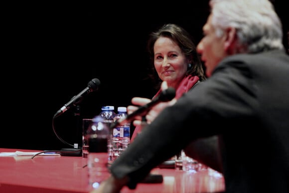 Ségolène Royal et Dominique de Villepin lors d'un débat organisé par Marianne et Libération à Grenoble le 28 janvier 2011