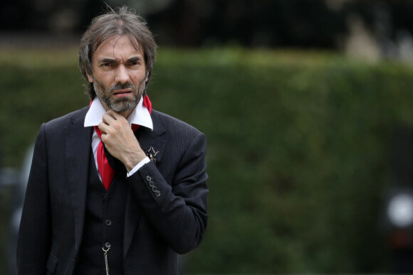 Cédric Villani, député de la 5ème circonscription de l'Essonne, arrive à la séance de questions au gouvernement à l'assemblée nationale, à Paris, France, le 29 juin 2021. © Stéphane Lemouton/Bestimage