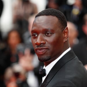 Omar Sy - Montée des marches du film " Top Gun : Maverick " lors du 75ème Festival International du Film de Cannes. © Cyril Moreau / Bestimage 