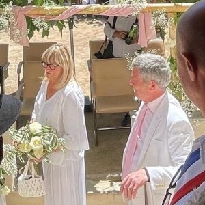 Christine Bravo a partagé cette photo de son mariage avec Stéphane Bachot, en Corse. Juin 2022. Instagram.