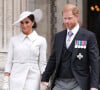Le prince Harry, duc de Sussex, et Meghan Markle, duchesse de Sussex - Les membres de la famille royale et les invités à la sortie de la messe du jubilé, célébrée à la cathédrale Saint-Paul de Londres, Royaume Uni. 