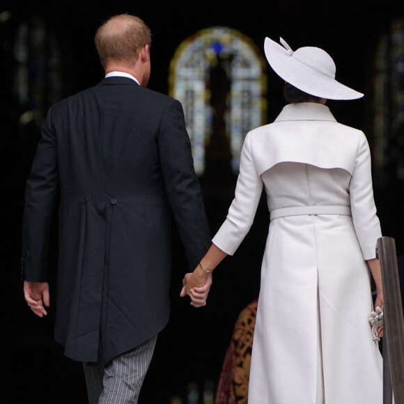 Le prince Harry, duc de Sussex, et Meghan Markle, duchesse de Sussex - Les membres de la famille royale et les invités arrivent à la messe du jubilé, célébrée à la cathédrale Saint-Paul de Londres, Royaume Uni, le 3 juin 2022. © Avalon/Panoramic/Bestimage 