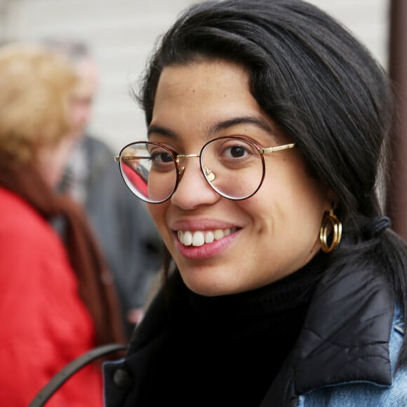 Exclusif - Melha Bedia, la soeur de Ramzy, arrive aux studios de la radio RTL à Paris le 12 mars 2020. © Panoramic / Bestimage 