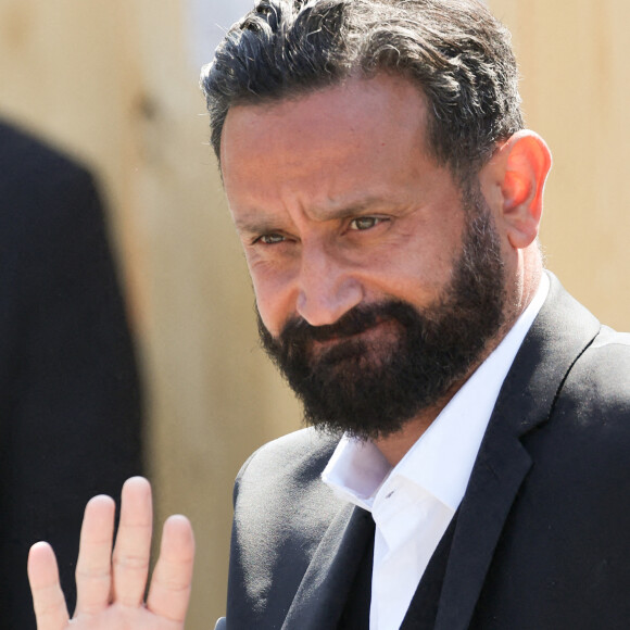 Cyril Hanouna - Sorties des obsèques de la chanteuse Régine au Crematorium du cimetière du Père-Lachaise à Paris. Le 9 mai 2022 © Jacovides-Moreau / Bestimage