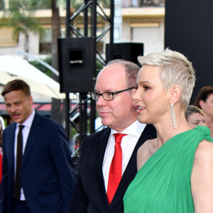 Le prince Albert II de Monaco et sa femme, la princesse Charlene au photocall de la cérémonie d'ouverture de la 61ème édition du Festival de Télévision de Monte-Carlo au Grimaldi Forum, à Monaco, le 17 juin 2022. © Bruno Bebert/Bestimage 