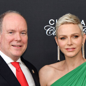 Le prince Albert II de Monaco et sa femme, la princesse Charlene au photocall de la cérémonie d'ouverture de la 61ème édition du Festival de Télévision de Monte-Carlo au Grimaldi Forum, à Monaco, le 17 juin 2022. © Bruno Bebert/Bestimage 