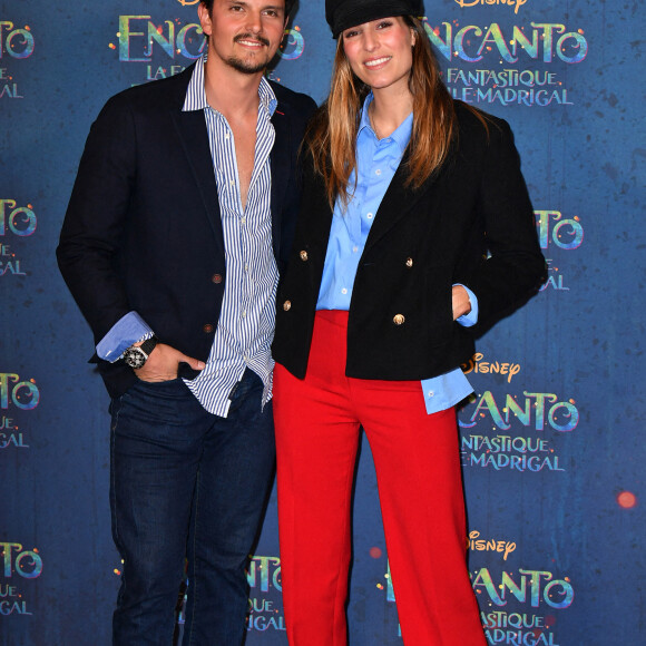 Juan Arbelaez et sa femme Laury Thilleman - Avant-première du film "Encanto" de Disney au Grand Rex à Paris, le 19 novembre 2021. © Veeren/Bestimage