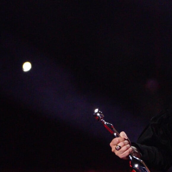 La chanteuse Adele a remporté le prix du meilleur album, de la chanson de l'année et d'artiste de l'année lors de la cérémonie des Brit Awards 2022 à L'O2 à Londres le 8 février 2022. 