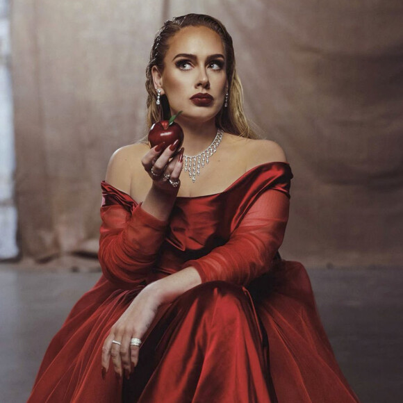 Capture d'écran des dernières photos de la chanteuse Adele sur les réseaux sociaux. Le 8 janvier 2022.