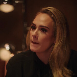 Adele se confie dans une interview à Zane Lowe, à l'occasion de la sortie de son nouvel album. Los Angeles. Le 18 novembre 2021. 