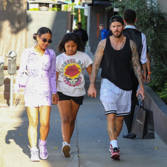 Christina Milian fait du shopping avec sa fille Violet et son mari Matt Pokora (M. Pokora) à Los Angeles le 6 avril 2022. Veuillez flouter le visage de l'enfant avant publication 