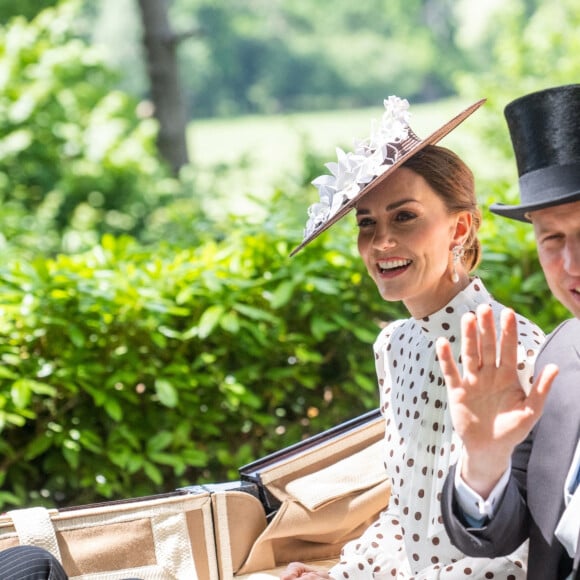 Le prince William, duc de Cambridge, et Catherine (Kate) Middleton, duchesse de Cambridge, lors du quatrième jour de la Royal Ascot 2022 à l'hippodrome d'Ascot dans le Berkshire, Royaume Uni, le 17 juin 2022. 