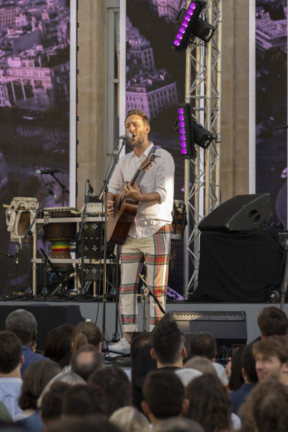 Charlie Winston lors de la fête de la musique au palais de l'Elysée à Paris le 21 juin 2022