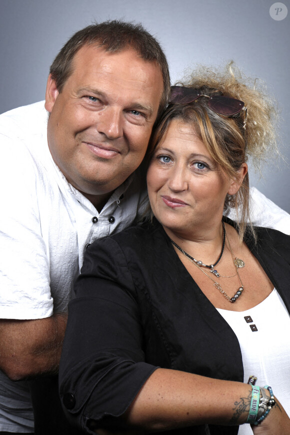 Cindy et Sébastien Van Der Auwera - Rendez-vous avec la famille Van Der Auwera (Familles Nombreuses la vie en XXL sur TF1) lors de l'enregistrement de l'émission "Chez Jordan" à Paris le 9 juin 2022. © Cédric Perrin / Bestimage