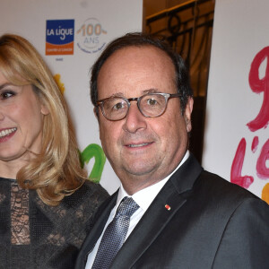 Info du 07/06/2022 ( François Hollande et Julie Gayet se sont mariés le 4 juin 2022 dans l'intimité dans l'après-midi à la mairie de Tulle) - Info - Julie Gayet et son compagnon François Hollande cambriolés le 26 janvier 2020 à Montsouris, le suspect, interpellé, est en détention provisoire. People during the 27th L'Espoir Gala of the Cancer League at the Champs-Elysees Theater in Paris on October 22nd, 2019.