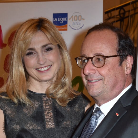 François Hollande et sa compagne Julie Gayet - 27ème Gala de l'Espoir de la Ligue contre le cancer au Théâtre des Champs-Elysées à Paris, le 22 octobre 2019. © Giancarlo Gorassini/Bestimage 