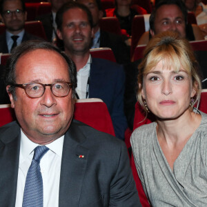 François Hollande et sa compagne Julie Gayet lors de la 12ème édition du festival du Film Francophone d'Angoulême, France, le 20 août 2019. © Coadic Guirec/Bestimage 