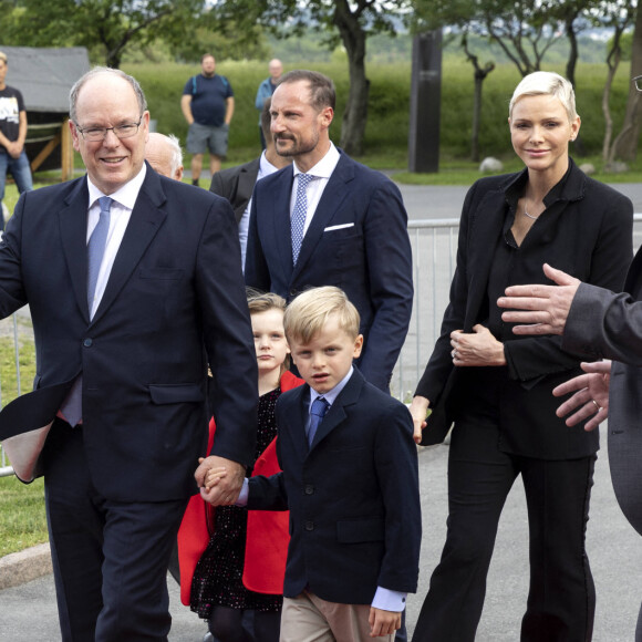 Le prince Haakon de Norvège, le prince Albert II de Monaco, la princesse Charlene, le prince Jacques et la princesse Gabriella - Le prince Albert II de Monaco inaugure l'exposition l’exposition "Sailing the Sea of Science, Scientist and explorer. Prince Albert Ier and the early norwegian exploration of Svalbard " au Fram Museum à Oslo le 22 juin 2022.