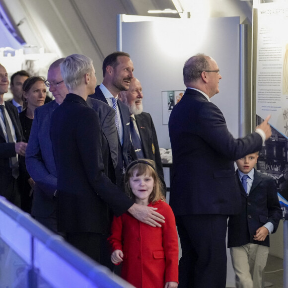 Le prince Haakon de Norvège, Le prince Albert II de Monaco, la princesse Charlene, le prince Jacques et la princesse Gabriella - Le prince Albert II de Monaco inaugure l'exposition l’exposition "Sailing the Sea of Science, Scientist and explorer. Prince Albert Ier and the early norwegian exploration of Svalbard " au Fram Museum à Oslo le 22 juin 2022.