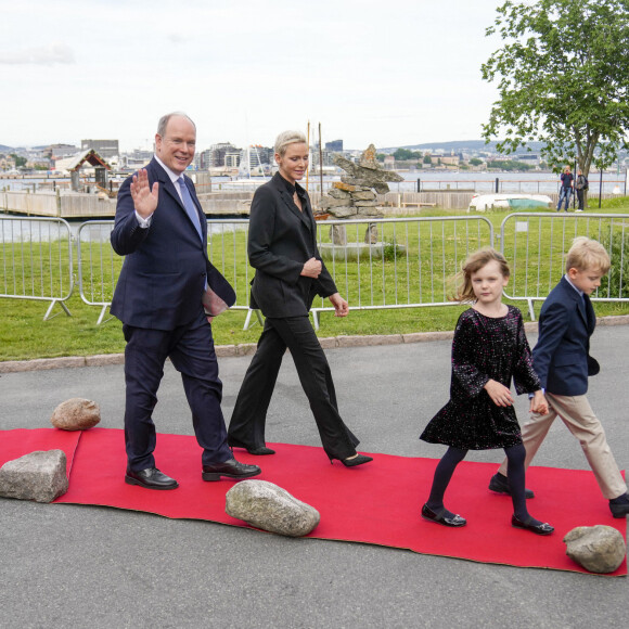 Le prince Haakon de Norvège, Le prince Albert II de Monaco, la princesse Charlene, le prince Jacques et la princesse Gabriella - Le prince Albert II de Monaco inaugure l'exposition l’exposition "Sailing the Sea of Science, Scientist and explorer. Prince Albert Ier and the early norwegian exploration of Svalbard " au Fram Museum à Oslo le 22 juin 2022.