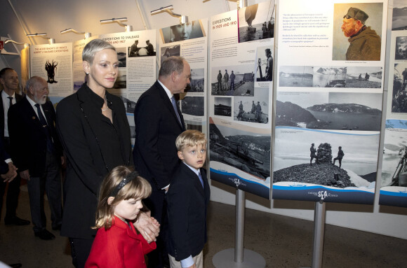 Le prince Albert II de Monaco, la princesse Charlene, le prince Jacques et la princesse Gabriella - Le prince Albert II de Monaco inaugure l'exposition l’exposition "Sailing the Sea of Science, Scientist and explorer. Prince Albert Ier and the early norwegian exploration of Svalbard " au Fram Museum à Oslo le 22 juin 2022.