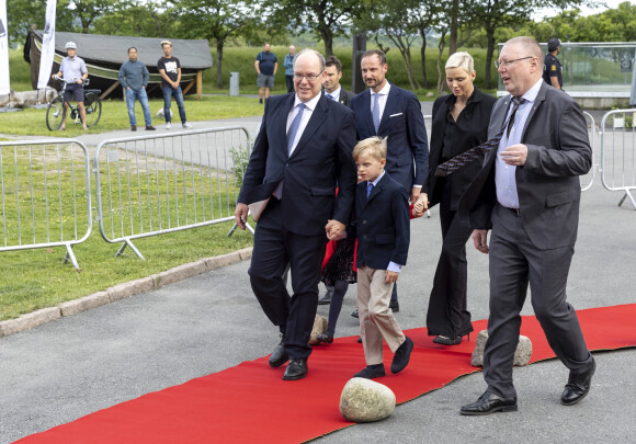 Le prince Haakon de Norvège, le prince Albert II de Monaco, la princesse Charlene, le prince Jacques et la princesse Gabriella - Le prince Albert II de Monaco inaugure l'exposition l’exposition "Sailing the Sea of Science, Scientist and explorer. Prince Albert Ier and the early norwegian exploration of Svalbard " au Fram Museum à Oslo le 22 juin 2022.