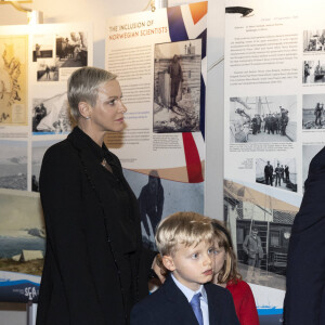 Le prince Albert II de Monaco, la princesse Charlene, le prince Jacques et la princesse Gabriella - Le prince Albert II de Monaco inaugure l'exposition l’exposition "Sailing the Sea of Science, Scientist and explorer. Prince Albert Ier and the early norwegian exploration of Svalbard " au Fram Museum à Oslo le 22 juin 2022.