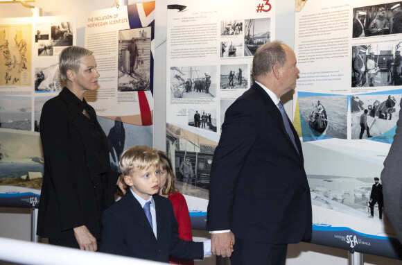 Le prince Albert II de Monaco, la princesse Charlene, le prince Jacques et la princesse Gabriella - Le prince Albert II de Monaco inaugure l'exposition l’exposition "Sailing the Sea of Science, Scientist and explorer. Prince Albert Ier and the early norwegian exploration of Svalbard " au Fram Museum à Oslo le 22 juin 2022.