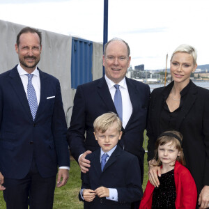 Le prince Haakon de Norvège, le prince Albert II de Monaco, la princesse Charlene, le prince Jacques et la princesse Gabriella - Le prince Albert II de Monaco inaugure l'exposition l’exposition "Sailing the Sea of Science, Scientist and explorer. Prince Albert Ier and the early norwegian exploration of Svalbard " au Fram Museum à Oslo le 22 juin 2022.