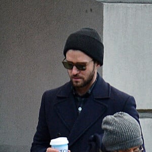 Jessica Biel et son mari Justin Timberlake se promènent à New York et font du shopping à l'occasion de leurs vacances, ils rejoindront leur fils Silas Randall Timberlake plus tard dans la journée à New York le 27 novembre 2016.