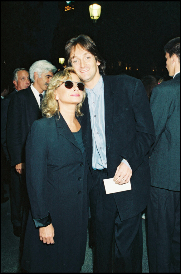 Archives - Véronique Sanson et Pierre Palmade lors de la première du film "Hussard sur le toit" à Paris. 1995.