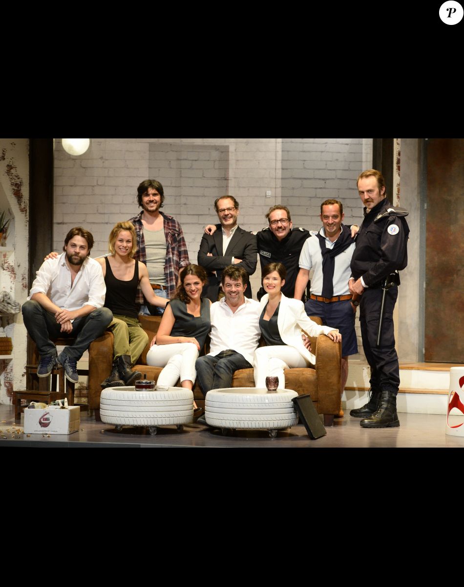Arthur Jugnot, Caroline burgues, Boris Soulages, Laetitia Laburthe, Philippe Dusseau, Stéphane Plaza, Sébastien Pierre, Flavie Péan, Stéphane Godin et Yannik Mazzilli - Filage de la pièce "A gauche en sortant de l'ascenseur" au théâtre Saint-Georges à Paris. Le 16 juin 2014.