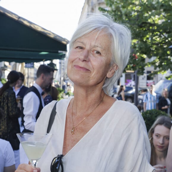 Annie Lemoine lors de la soirée de l'été littéraire et musical aux Deux Magots à Paris le 27 juin 2022. © Jack Tribeca / Bestimage 