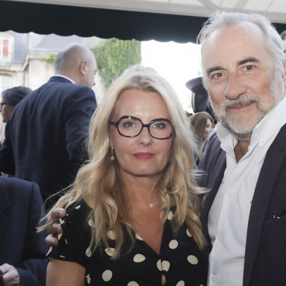 Carole Fernandez, Antoine Duléry lors de la soirée de l'été littéraire et musical aux Deux Magots à Paris le 27 juin 2022. © Jack Tribeca / Bestimage 