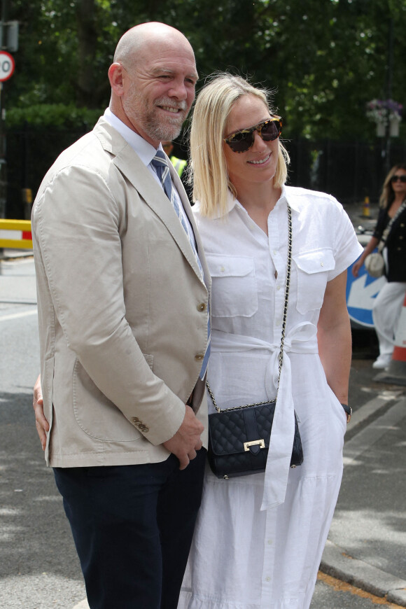 Mike Tindall et sa femme Zara Phillips à leur arrivée au stade de Wimbledon, à l'occasion de la deuxième journée du tournoi de tennis. Le 28 juin 2022.