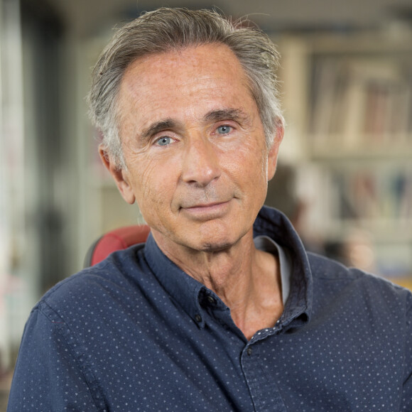 Archives - Exclusif - Thierry Lhermitte, chroniqueur pour "Le Magazine de la Santé" sur France 5 sur le plateau de l'émission