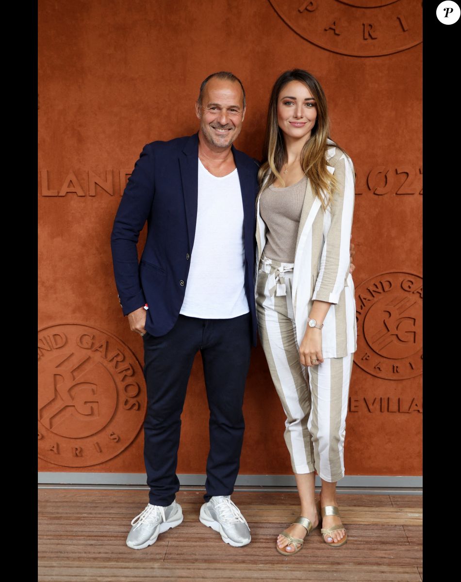 Roger Erhart et sa compagne Delphine Wespiser, Miss France 2012 au village (jour 10) lors des Internationaux de France de Tennis de Roland Garros 2022 à Paris, France, le 31 mai 2022. © Dominique Jacovides/Bestimage