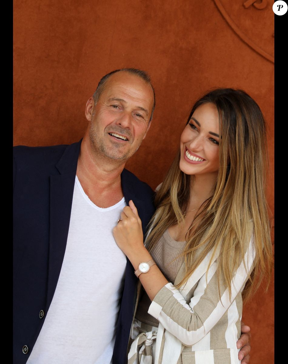 Roger Erhart et sa compagne Delphine Wespiser, Miss France 2012 au village (jour 10) lors des Internationaux de France de Tennis de Roland Garros 2022 à Paris, France, le 31 mai 2022. © Dominique Jacovides/Bestimage