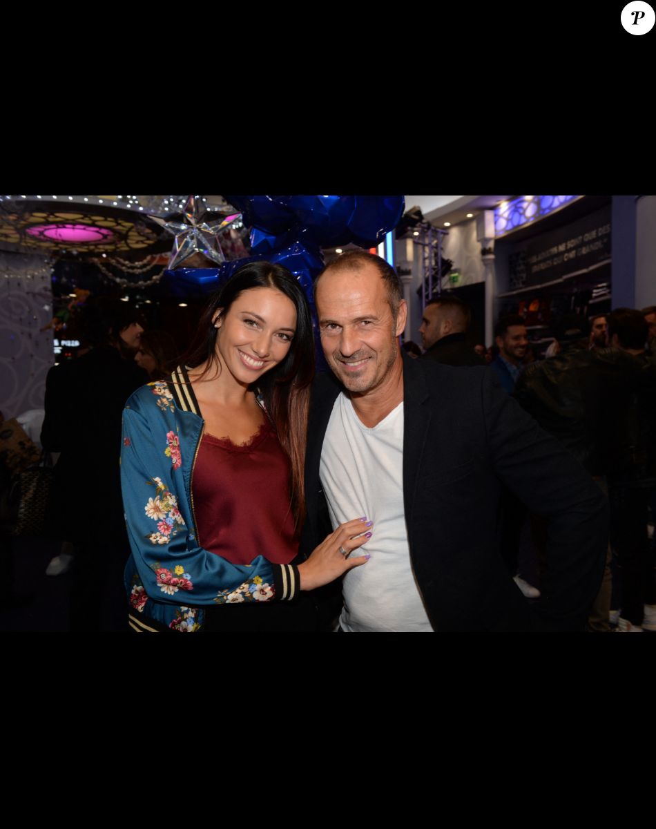 Exclusif - Delphine Wespiser (Miss France 2012) et son compagnon Roger Erhart - 1er anniversaire de la collaboration entre l'artiste contemporain R.Orlinski avec le parc Disneyland Paris, au Disney Store, à Paris, France, le 4 octobre 2018. © Rachid Bellak/Bestimage