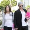 Cam Gigandet, accompagné de sa chérie Dominique et de sa petite Everleigh Ray, font du shopping sur Beverly Hills, le 2 février 2010.