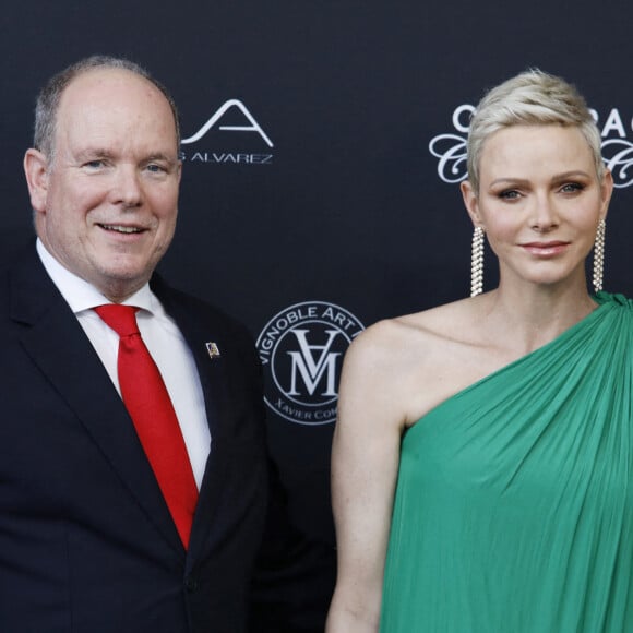 Le prince Albert II de Monaco et la princesse Charlène de Monaco au photocall de la cérémonie d'ouverture de la 61ème édition du Festival de Télévision de Monte-Carlo. © Denis Guignebourg/Bestimage 