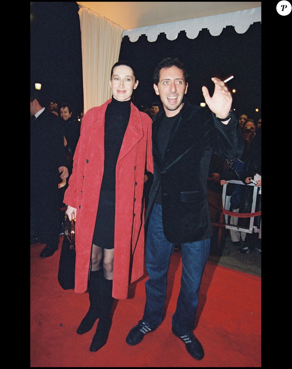 Anne Brochet et Gad Elmaleh à la première du film Astérix - Mission Cléopâtre en 2002