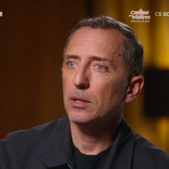 Capture d'écran de l'émission 50 Minutes Inside sur TF1 : Gad Elmaleh répond aux questions de Nikos Aliagas