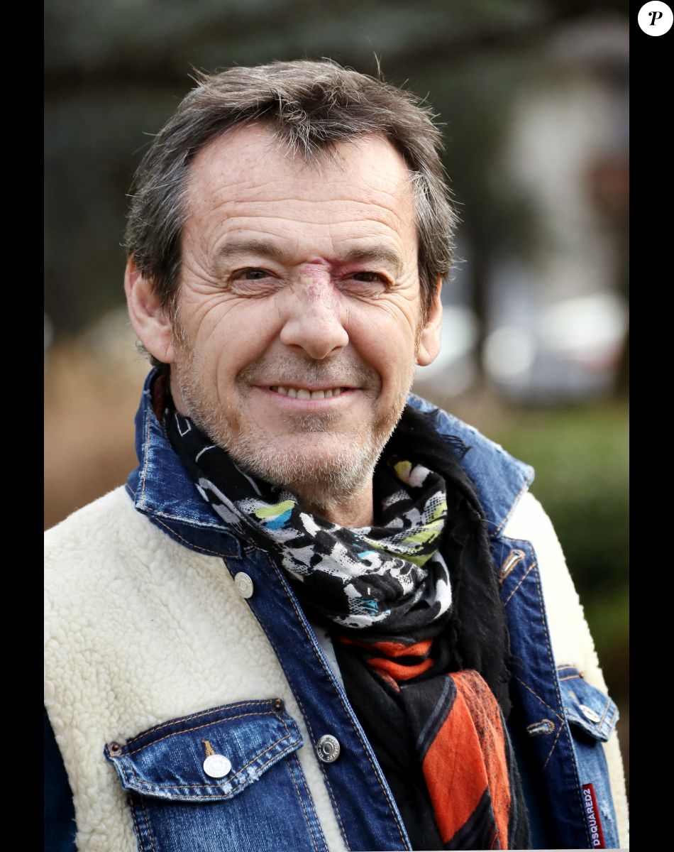 Jean-Luc Reichmann lors du photocall de la série "Léo Matteï, Brigade des mineurs" lors du 22ème Festival des créations télévisuelles de Luchon, France, le 7 février 2020. © Patrick Bernard/Bestimage