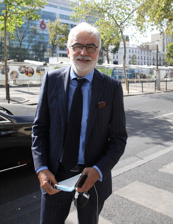 Exclusif -Pascal Praud à la sortie des studios RTL à Neuilly-sur-Seine le 21 septembre 2020. 
