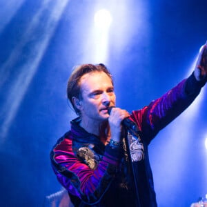 Exclusif - David Hallyday rend hommage à son père Johnny Hallyday, lors d'un concert aux fêtes de Wallonie à Andenne en Belgique le 23 septembre 2018. David Hallyday a interprété deux chansons de Johnny : " J'ai oublié de vivre " et " Sang Pour sang ". David a notamment dit aimer profondément son public belge et s'y sentir très proche avec son petit peu de sang belge! Il a évoqué devant son public, ses derniers mois très douloureux en disant : " comme vous le savez " j'ai eu une année très difficile mais il y a un homme que j'aime profondément et j'ai besoin de lui rendre un hommage ce soir ". David Hallyday a terminé son concert avec une dernière chanson écrite pour son père Johnny en disant qu'il l'a écrite avec ses tripes lorsqu'il s'est réveillé en pleine nuit un soir.