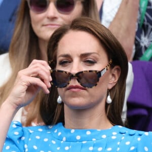 La Duchesse de Cambridge dans la tribune royale du tournoi 2022 de Wimbledon au All England Lawn Tennis and Croquet Club, Wimbledon, le 5 juillet 2022. @ Stephen Lock/PA Wire.